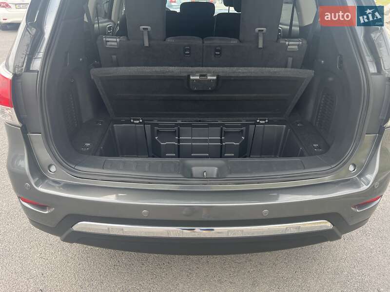 Позашляховик / Кросовер Nissan Pathfinder 2015 в Дніпрі фото 17 Позашляховик / Кросовер Nissan Pathfinder 2015 в Дніпрі