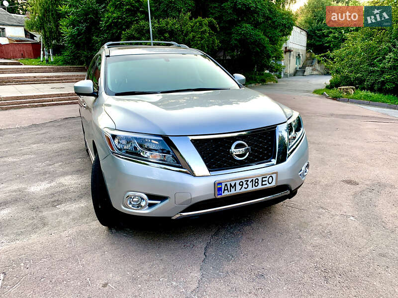 Позашляховик / Кросовер Nissan Pathfinder 2014 в Житомирі