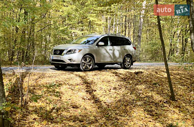 Позашляховик / Кросовер Nissan Pathfinder 2014 в Житомирі