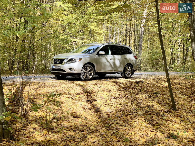 Позашляховик / Кросовер Nissan Pathfinder 2014 в Житомирі