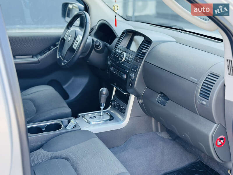 Внедорожник / Кроссовер Nissan Pathfinder 2013 в Ровно