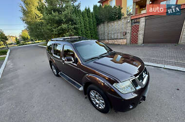 Позашляховик / Кросовер Nissan Pathfinder 2011 в 