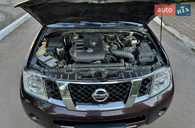 Позашляховик / Кросовер Nissan Pathfinder 2011 в 