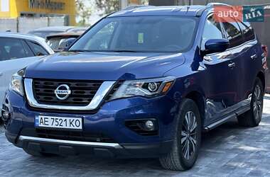 Внедорожник / Кроссовер Nissan Pathfinder 2016 в Днепре