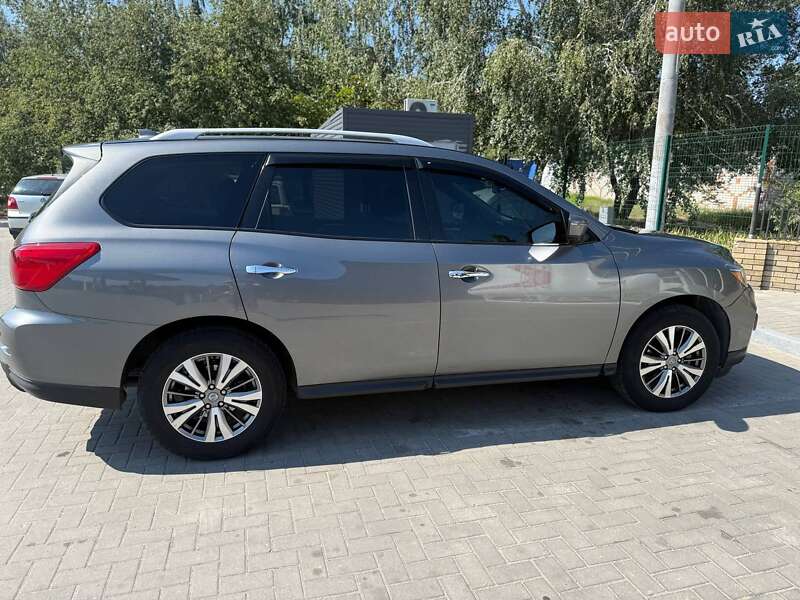 Внедорожник / Кроссовер Nissan Pathfinder 2019 в Днепре