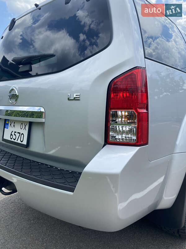 Позашляховик / Кросовер Nissan Pathfinder 2012 в Києві