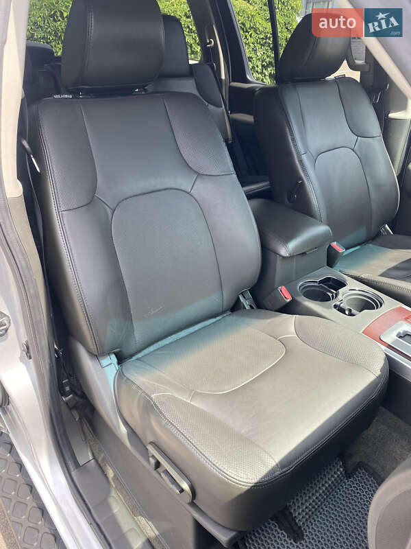 Позашляховик / Кросовер Nissan Pathfinder 2012 в Києві