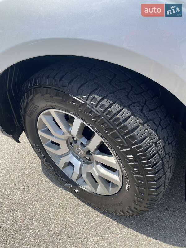 Позашляховик / Кросовер Nissan Pathfinder 2012 в Києві