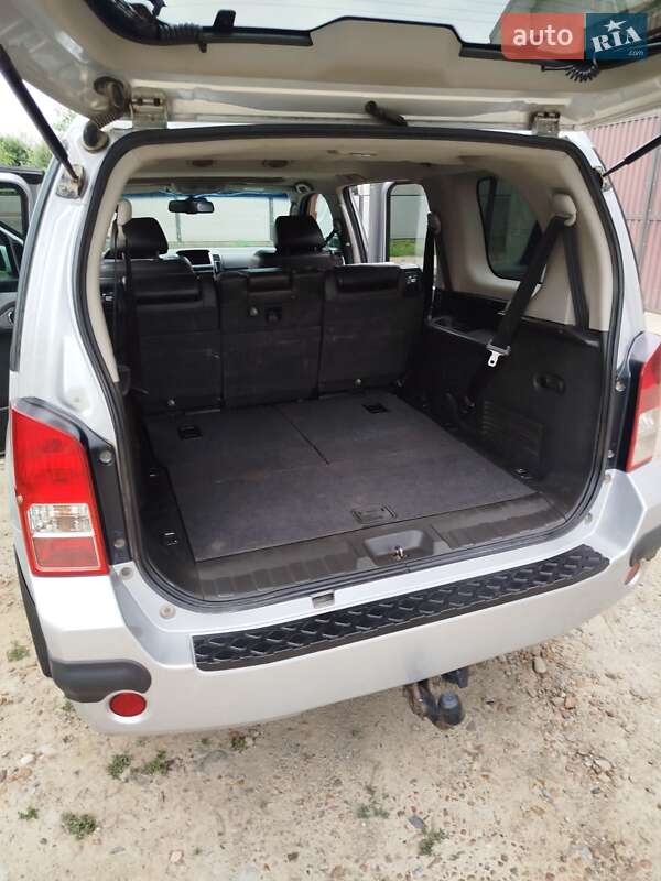 Позашляховик / Кросовер Nissan Pathfinder 2006 в Чернівцях
