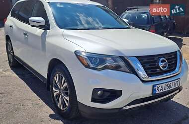 Позашляховик / Кросовер Nissan Pathfinder 2016 в Києві