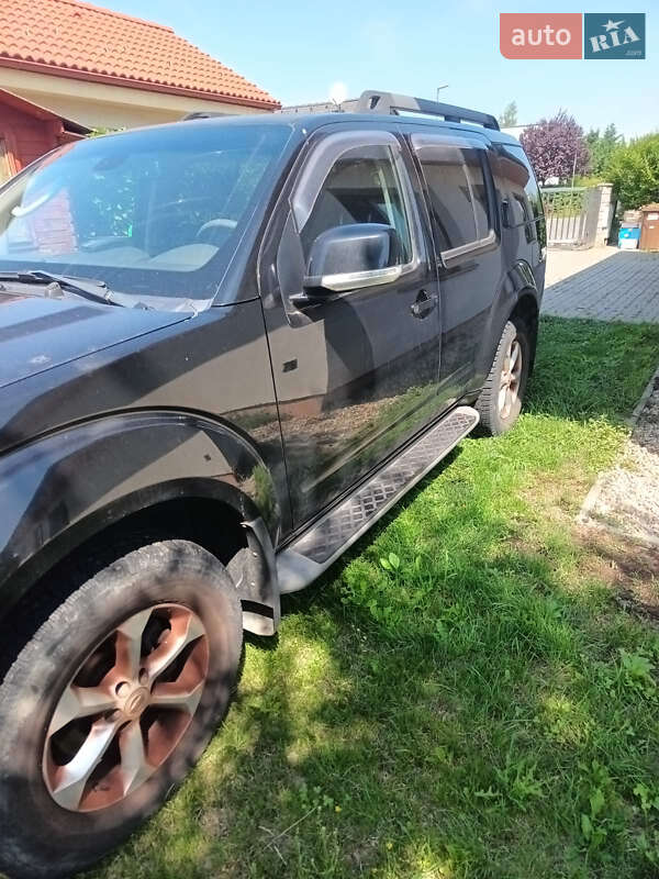 Позашляховик / Кросовер Nissan Pathfinder 2013 в Києві