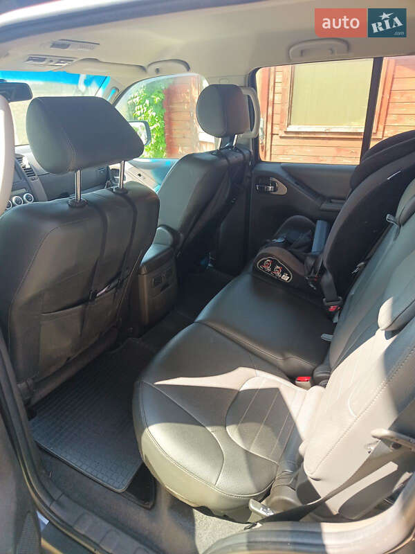 Позашляховик / Кросовер Nissan Pathfinder 2013 в Києві