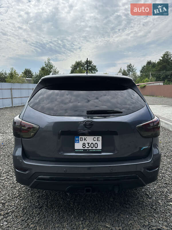 Внедорожник / Кроссовер Nissan Pathfinder 2013 в Вараше фото 5 Внедорожник / Кроссовер Nissan Pathfinder 2013 в Вараше