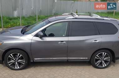 Внедорожник / Кроссовер Nissan Pathfinder 2017 в Львове