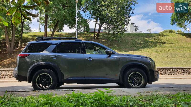 Внедорожник / Кроссовер Nissan Pathfinder 2023 в Киеве