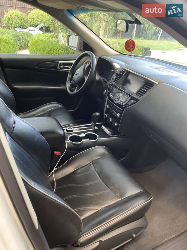 Внедорожник / Кроссовер Nissan Pathfinder 2019 в Днепре