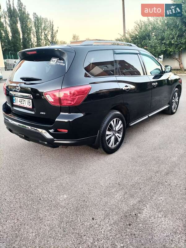 Позашляховик / Кросовер Nissan Pathfinder 2018 в Полтаві