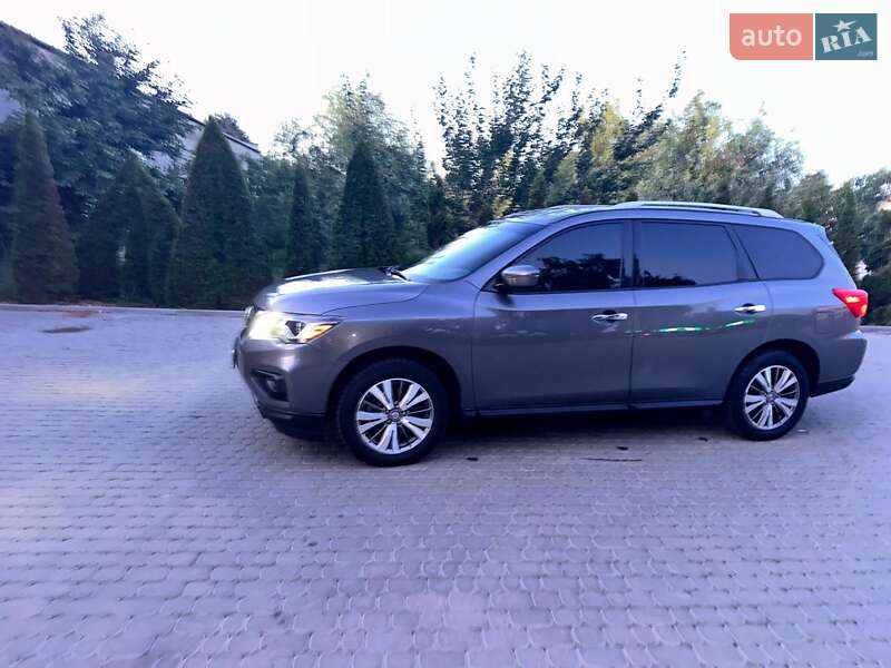 Позашляховик / Кросовер Nissan Pathfinder 2019 в Іллінцях
