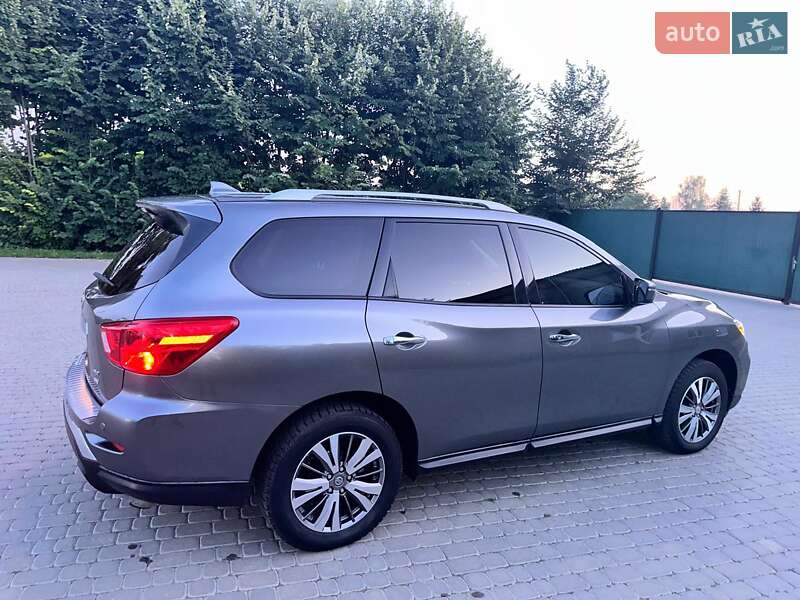 Позашляховик / Кросовер Nissan Pathfinder 2019 в Іллінцях