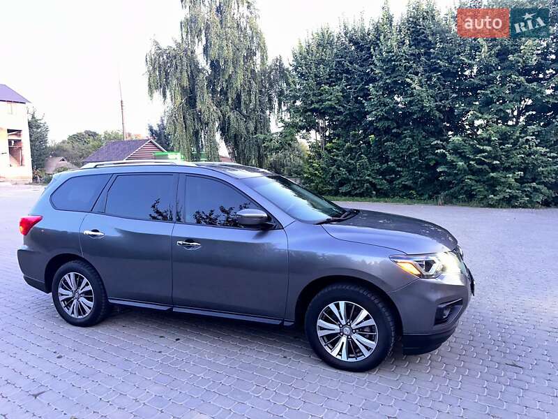 Позашляховик / Кросовер Nissan Pathfinder 2019 в Іллінцях