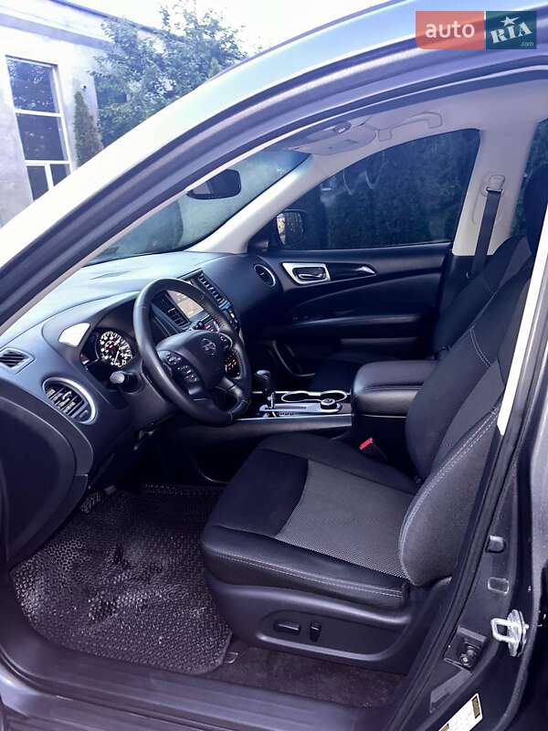 Позашляховик / Кросовер Nissan Pathfinder 2019 в Іллінцях