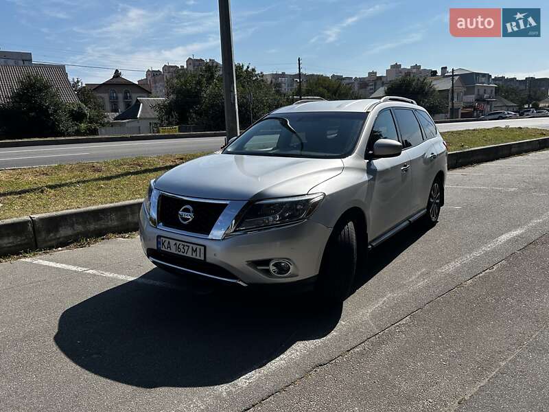 Позашляховик / Кросовер Nissan Pathfinder 2016 в Броварах фото 2 Позашляховик / Кросовер Nissan Pathfinder 2016 в Броварах