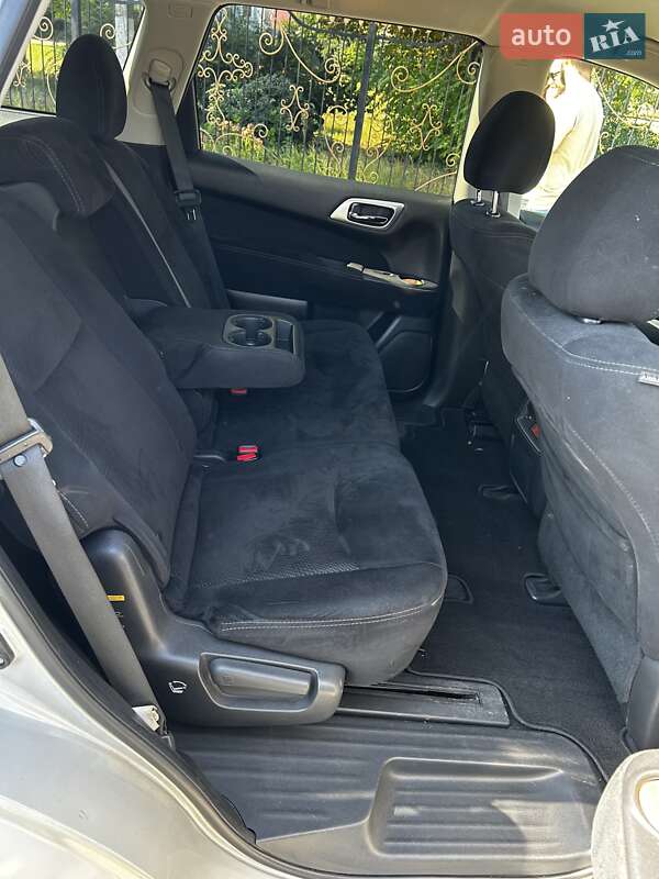 Позашляховик / Кросовер Nissan Pathfinder 2016 в Броварах фото 11 Позашляховик / Кросовер Nissan Pathfinder 2016 в Броварах