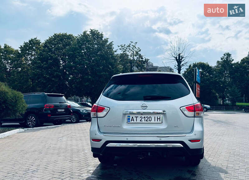 Позашляховик / Кросовер Nissan Pathfinder 2015 в Івано-Франківську