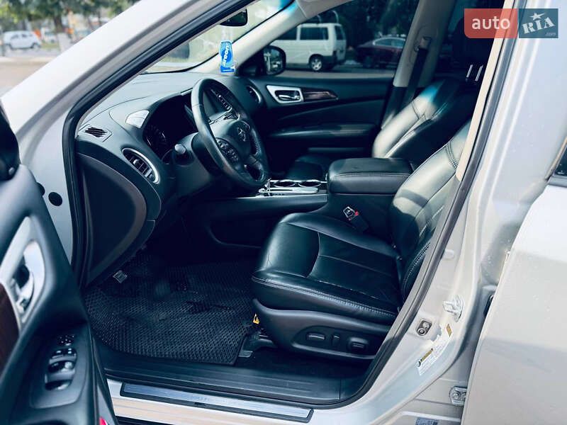 Позашляховик / Кросовер Nissan Pathfinder 2015 в Івано-Франківську