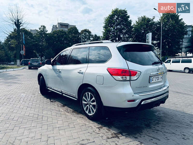 Позашляховик / Кросовер Nissan Pathfinder 2015 в Івано-Франківську