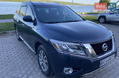 Внедорожник / Кроссовер Nissan Pathfinder 2016 в 