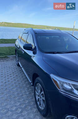 Внедорожник / Кроссовер Nissan Pathfinder 2016 в 