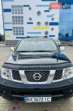Внедорожник / Кроссовер Nissan Pathfinder 2006 в Хмельницком