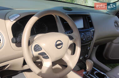 Внедорожник / Кроссовер Nissan Pathfinder 2015 в 