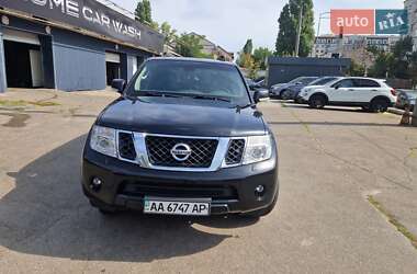 Внедорожник / Кроссовер Nissan Pathfinder 2011 в Киеве