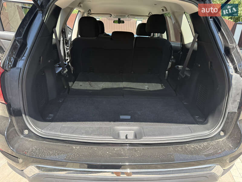 Позашляховик / Кросовер Nissan Pathfinder 2018 в Жовкві