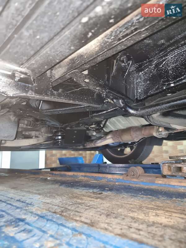 Внедорожник / Кроссовер Nissan Pathfinder 2016 в Киеве фото 23 Внедорожник / Кроссовер Nissan Pathfinder 2016 в Киеве