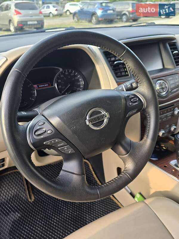 Внедорожник / Кроссовер Nissan Pathfinder 2016 в Киеве фото 8 Внедорожник / Кроссовер Nissan Pathfinder 2016 в Киеве