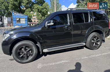 Позашляховик / Кросовер Nissan Pathfinder 2007 в Києві
