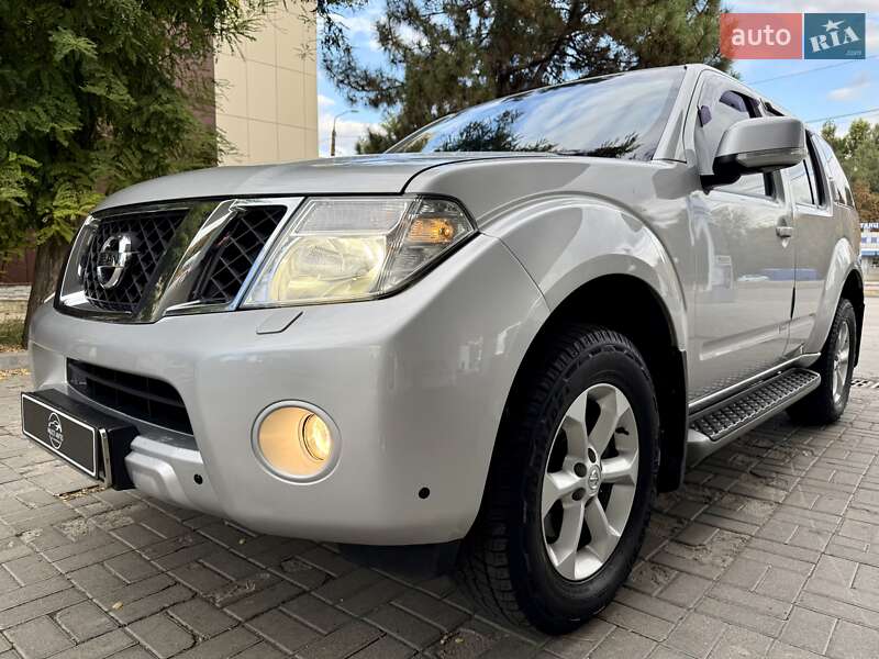 Внедорожник / Кроссовер Nissan Pathfinder 2012 в Днепре