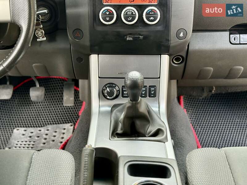 Внедорожник / Кроссовер Nissan Pathfinder 2012 в Днепре