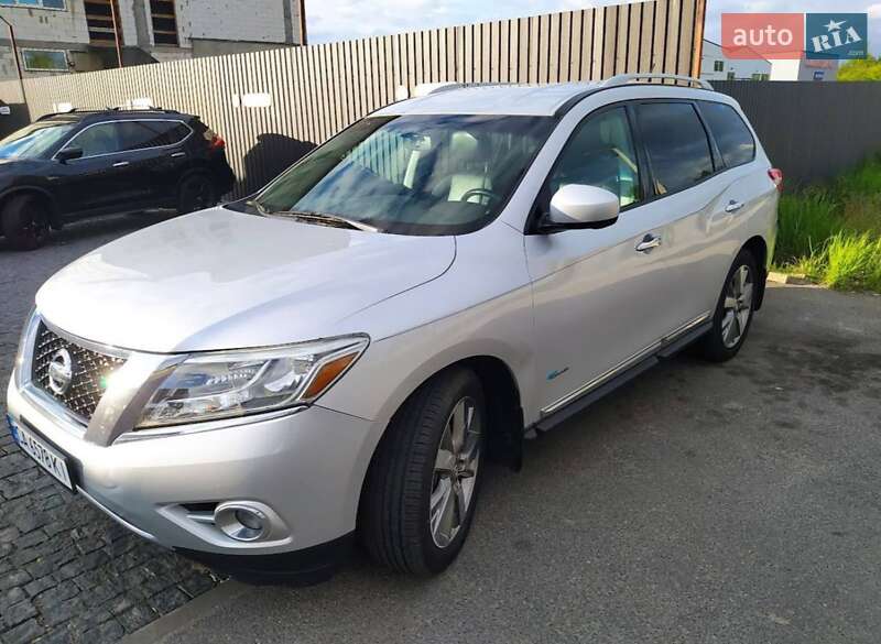 Nissan Pathfinder 2013
