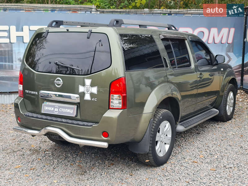 Внедорожник / Кроссовер Nissan Pathfinder 2005 в Киеве