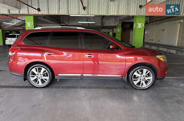 Позашляховик / Кросовер Nissan Pathfinder 2015 в  фото 2 Позашляховик / Кросовер Nissan Pathfinder 2015 в