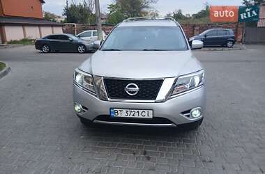 Позашляховик / Кросовер Nissan Pathfinder 2015 в 