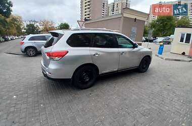 Позашляховик / Кросовер Nissan Pathfinder 2015 в 