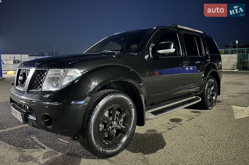 Внедорожник / Кроссовер Nissan Pathfinder 2007 в Киеве