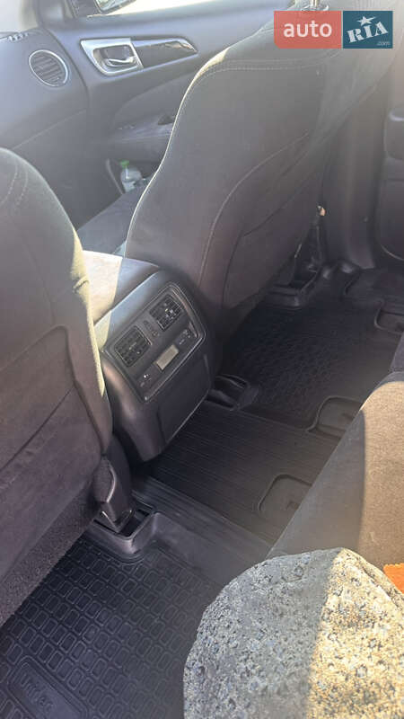 Внедорожник / Кроссовер Nissan Pathfinder 2014 в Стрые фото 12 Внедорожник / Кроссовер Nissan Pathfinder 2014 в Стрые