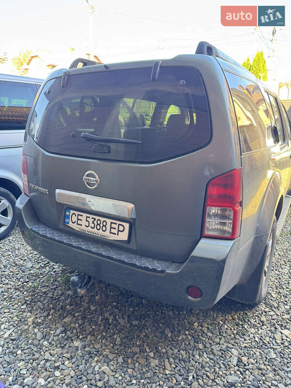 Внедорожник / Кроссовер Nissan Pathfinder 2006 в Черновцах