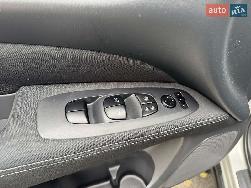 Внедорожник / Кроссовер Nissan Pathfinder 2016 в Киеве